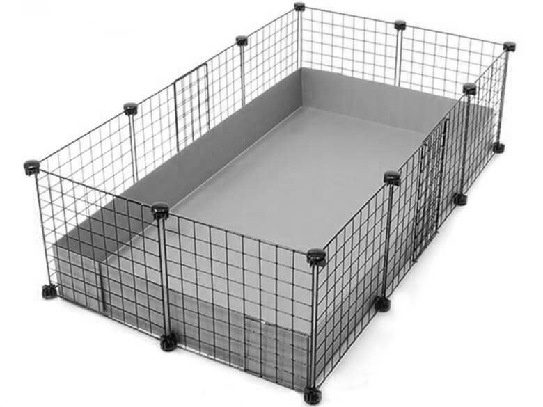 Medium silver C&C guinea pig cage with black grids and connectors